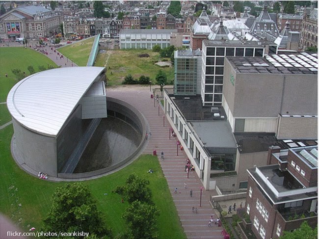 Architecture of the Van Gogh Museum: From Rietveld to Kisho Kurokawa Architecture of the Van Gogh Museum: From Rietveld to Kisho Kurokawa